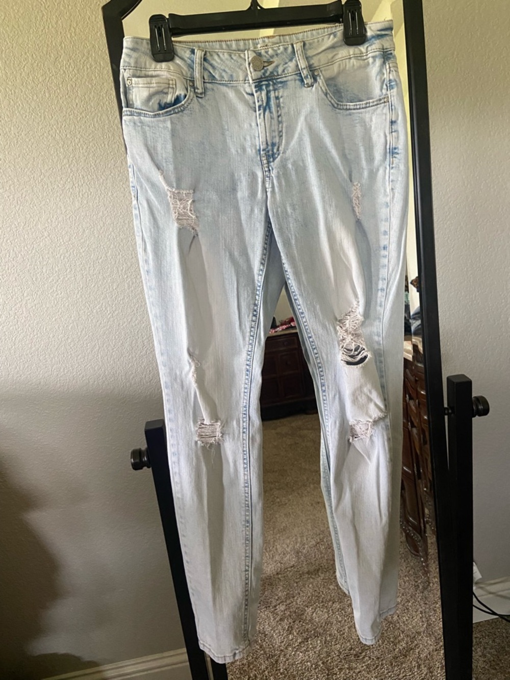 refuge Light Blue Distressed Straight-Leg Jeans